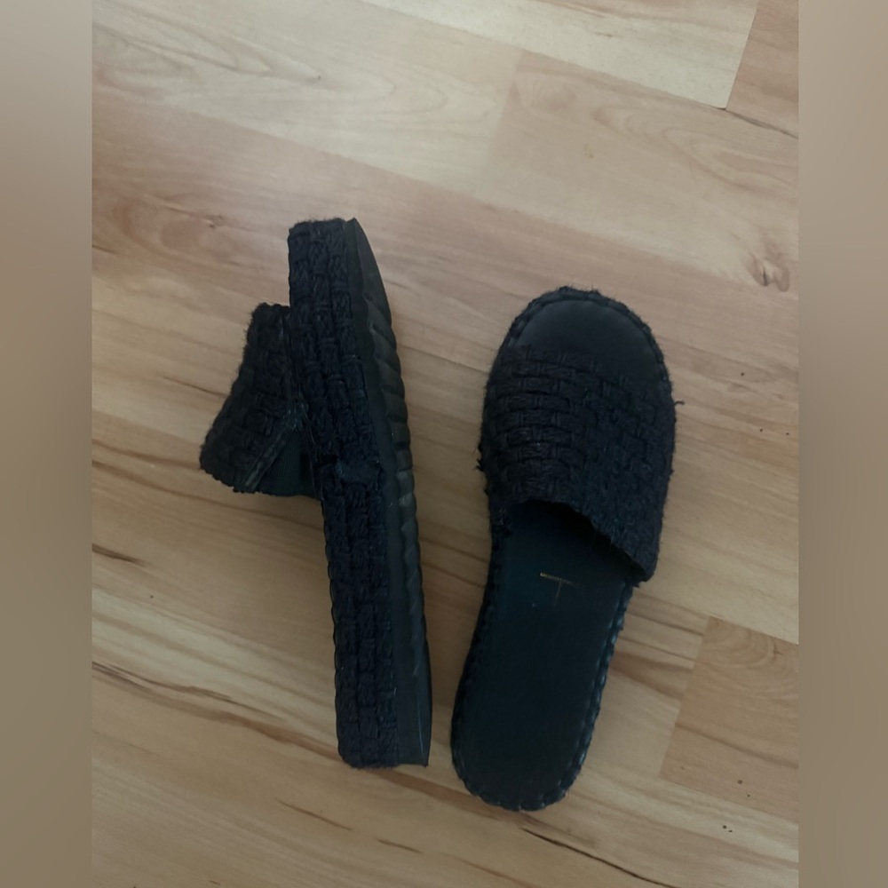The Beach Black Woven Platform Slide Sandals - Picture 3 of 6